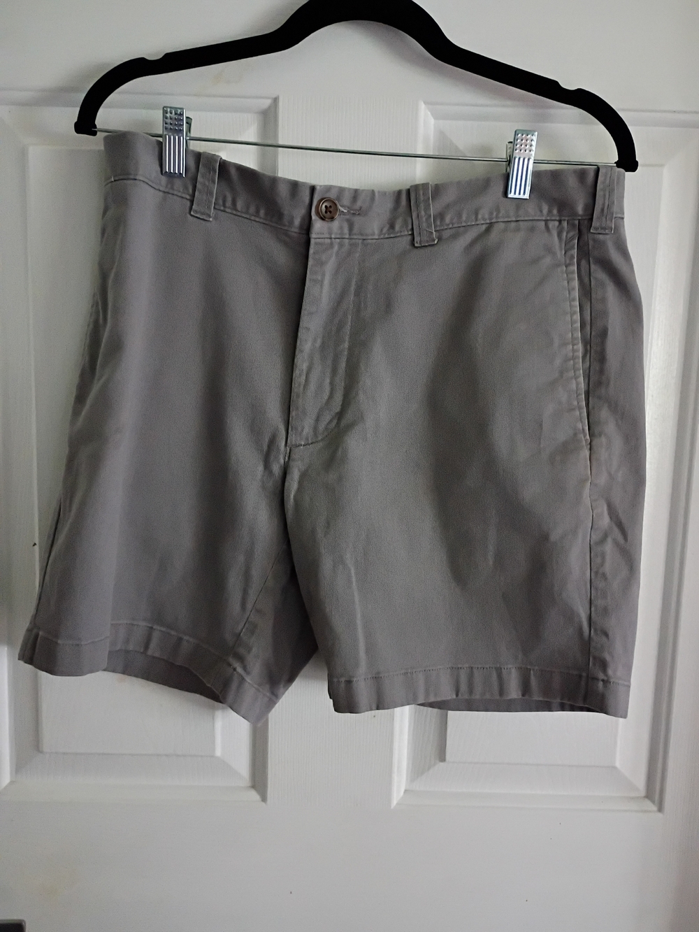 J. Crew Classic Men's light  Gray Chino Shorts